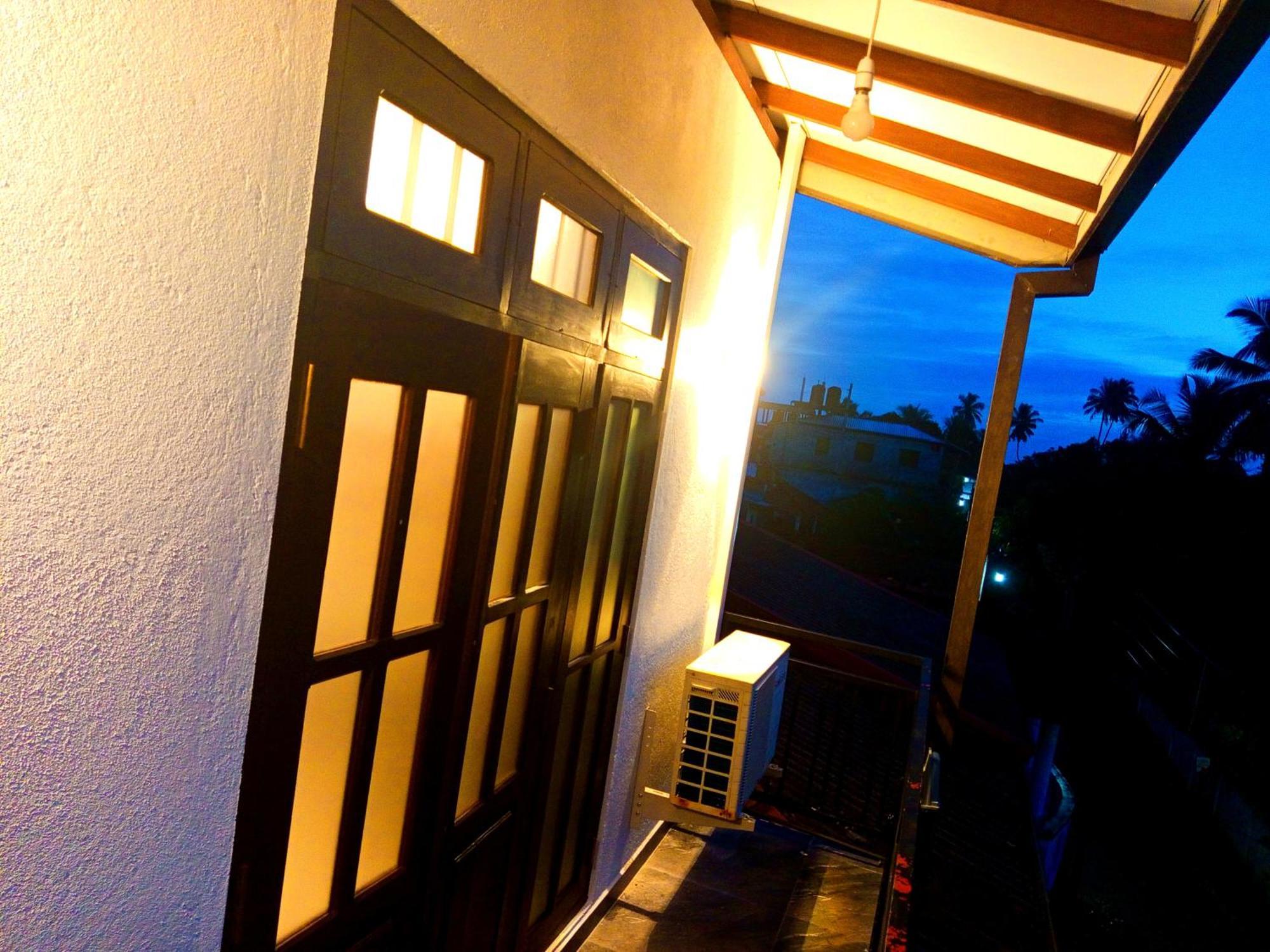 Olu Bunk Apartment Dikwella Bagian luar foto