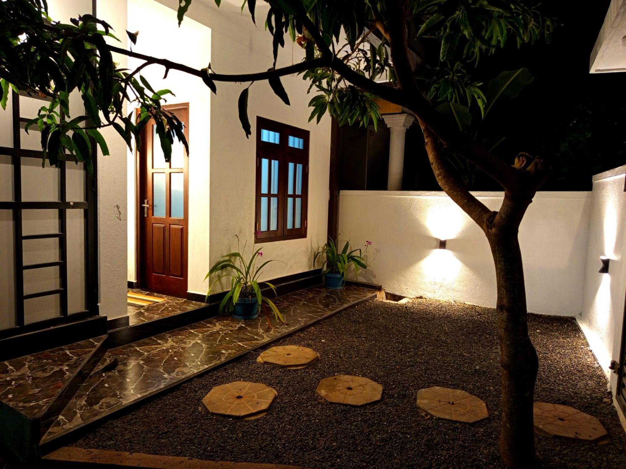 Olu Bunk Apartment Dikwella Bagian luar foto